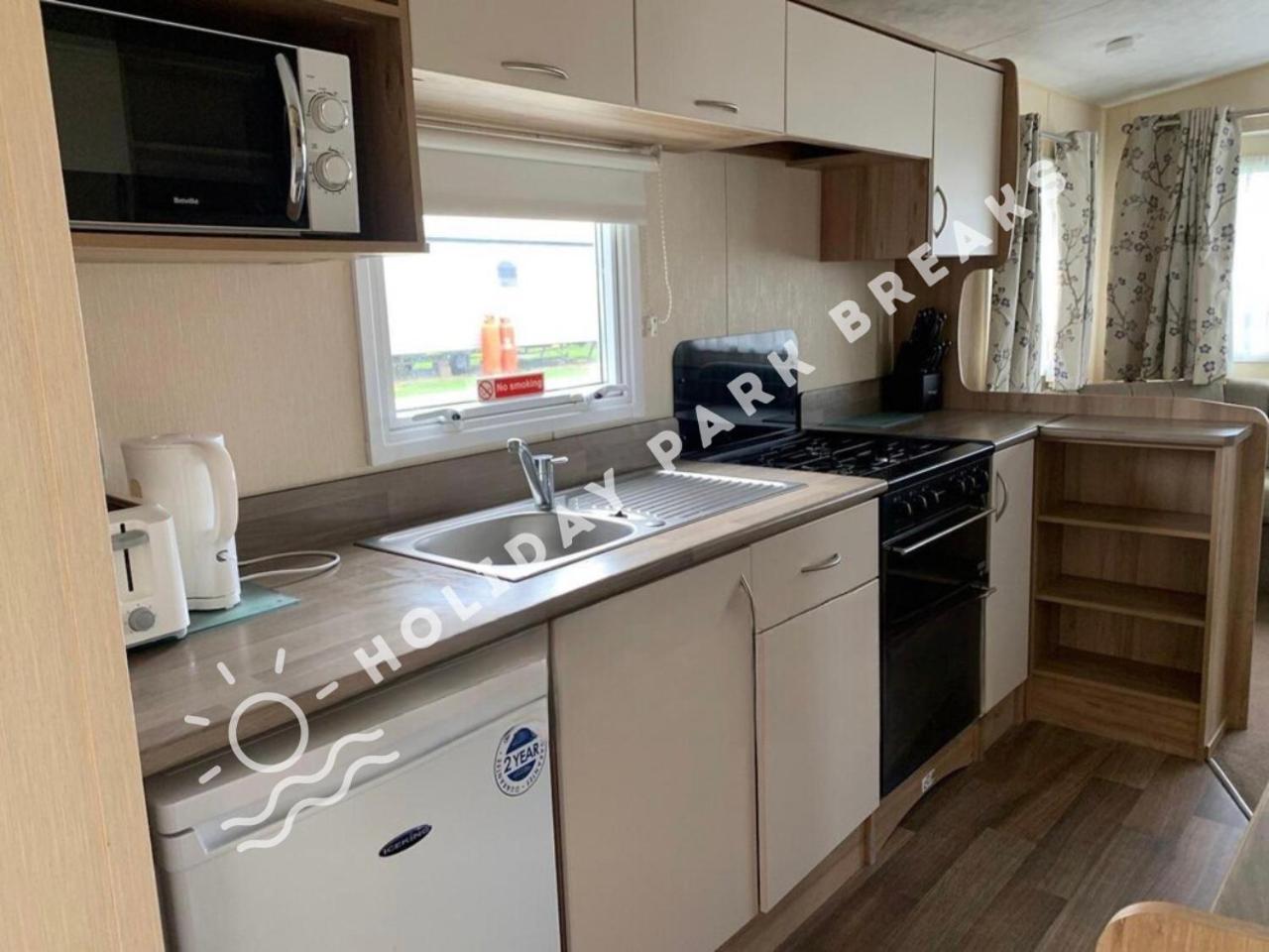 Aloha - Cosy 2 Bed Close To Venue At Seal Bay, Selsey Holiday home Chichester